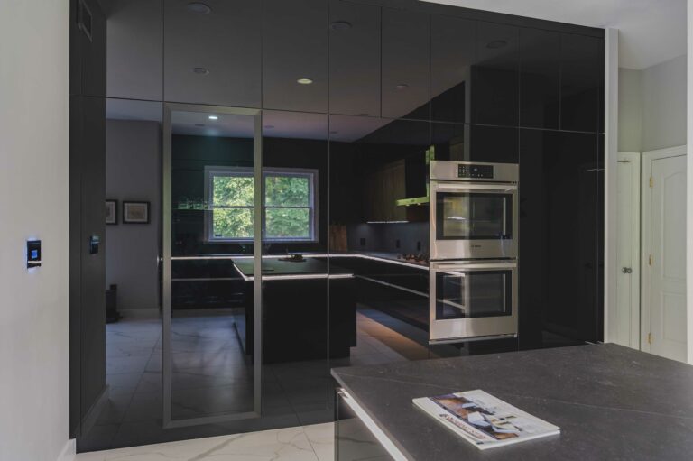 Sleek Elegance: A Bauformat German Luxury Kitchen Masterpiece